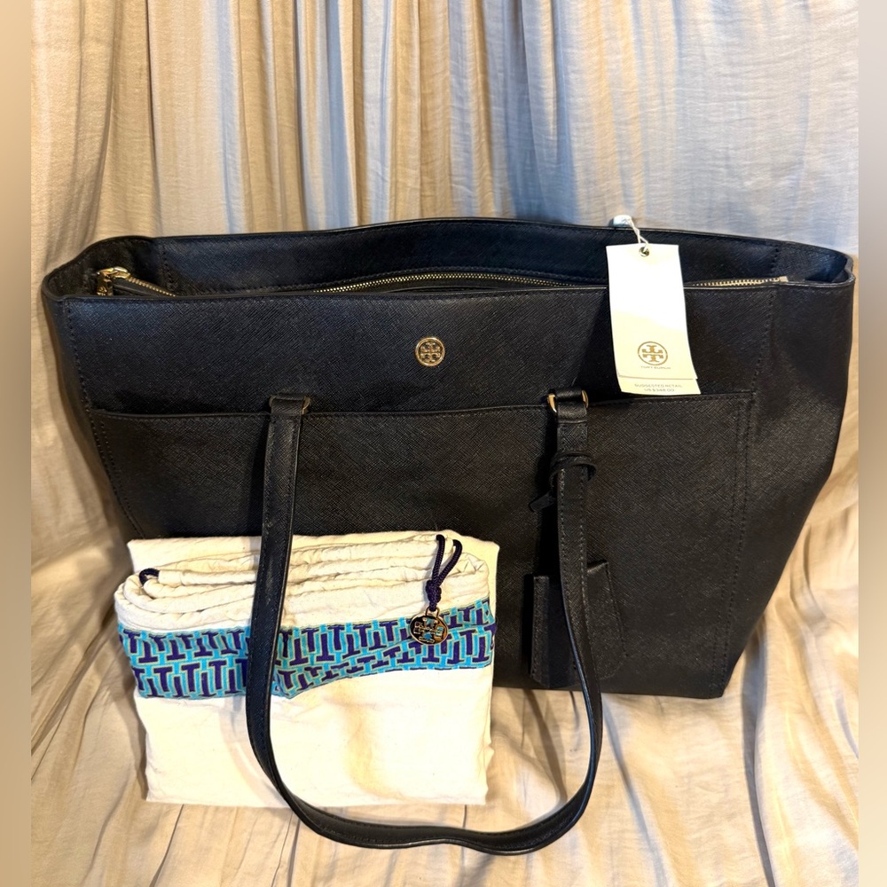 Tory Burch Robinson Tote in Black/Royal Navy-NWT with dust bag